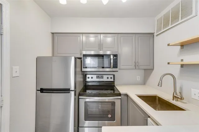 $150,000 | 3101 Sondra Drive, Unit 302, Fort Worth, TX 76107