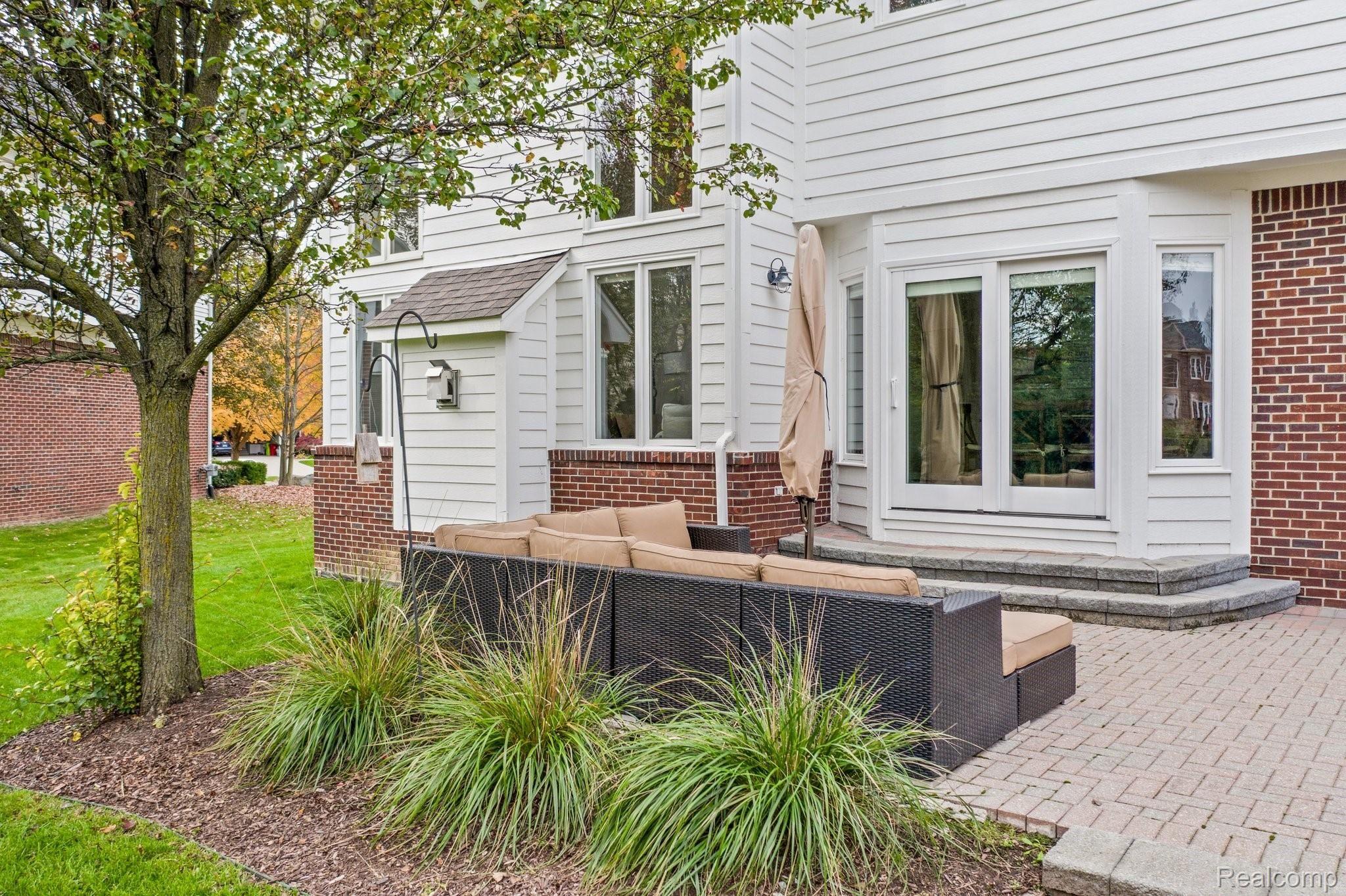 1265 Welland Drive Rochester, MI 48306 - Photo 9 of 54 46-web-or-mls-1265 Welland Drive Rochester0039.jpg