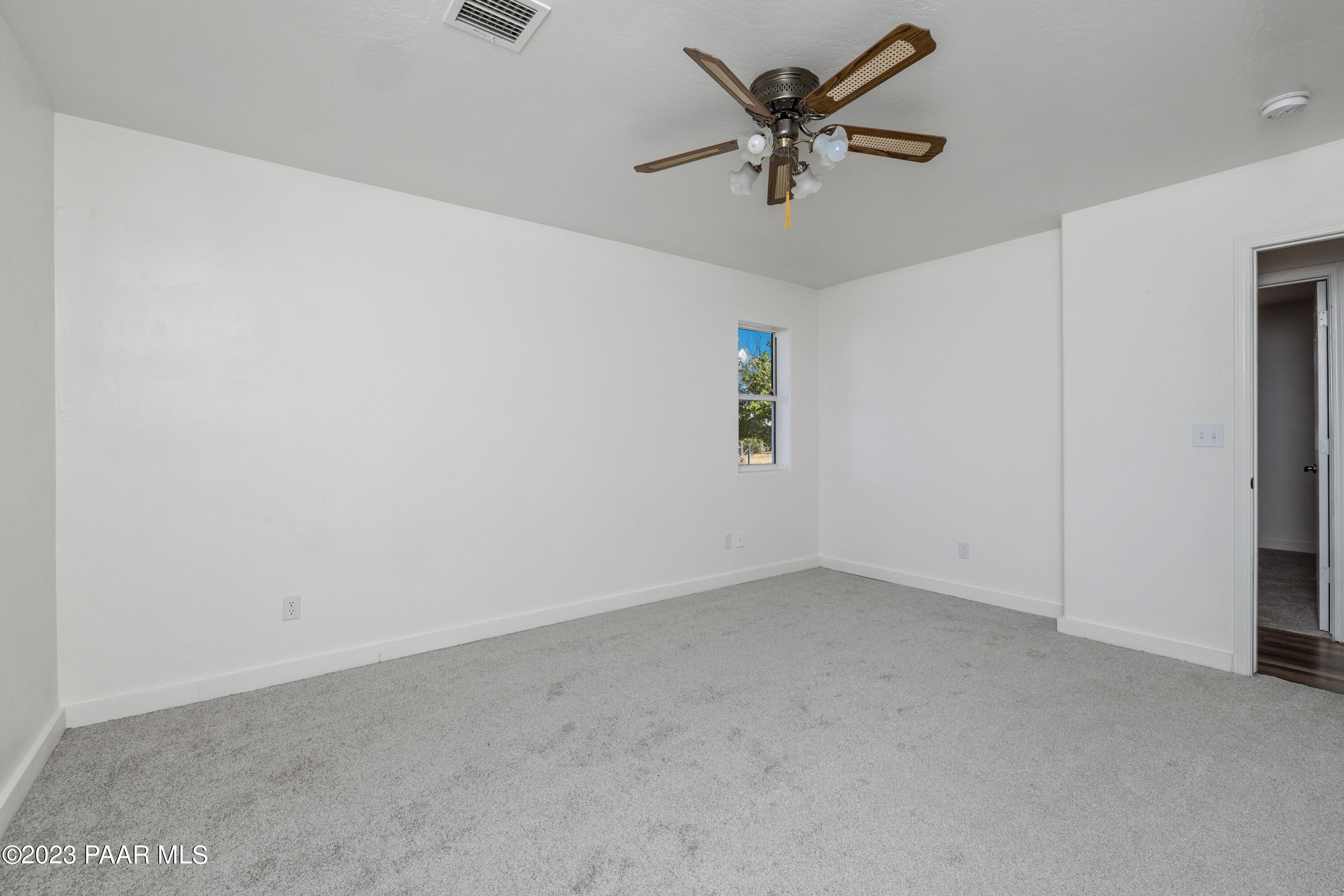 815 West Ahonen Road, Unit 4 Paulden, AZ 86334 - Photo 11 of 27 a view of an empty room