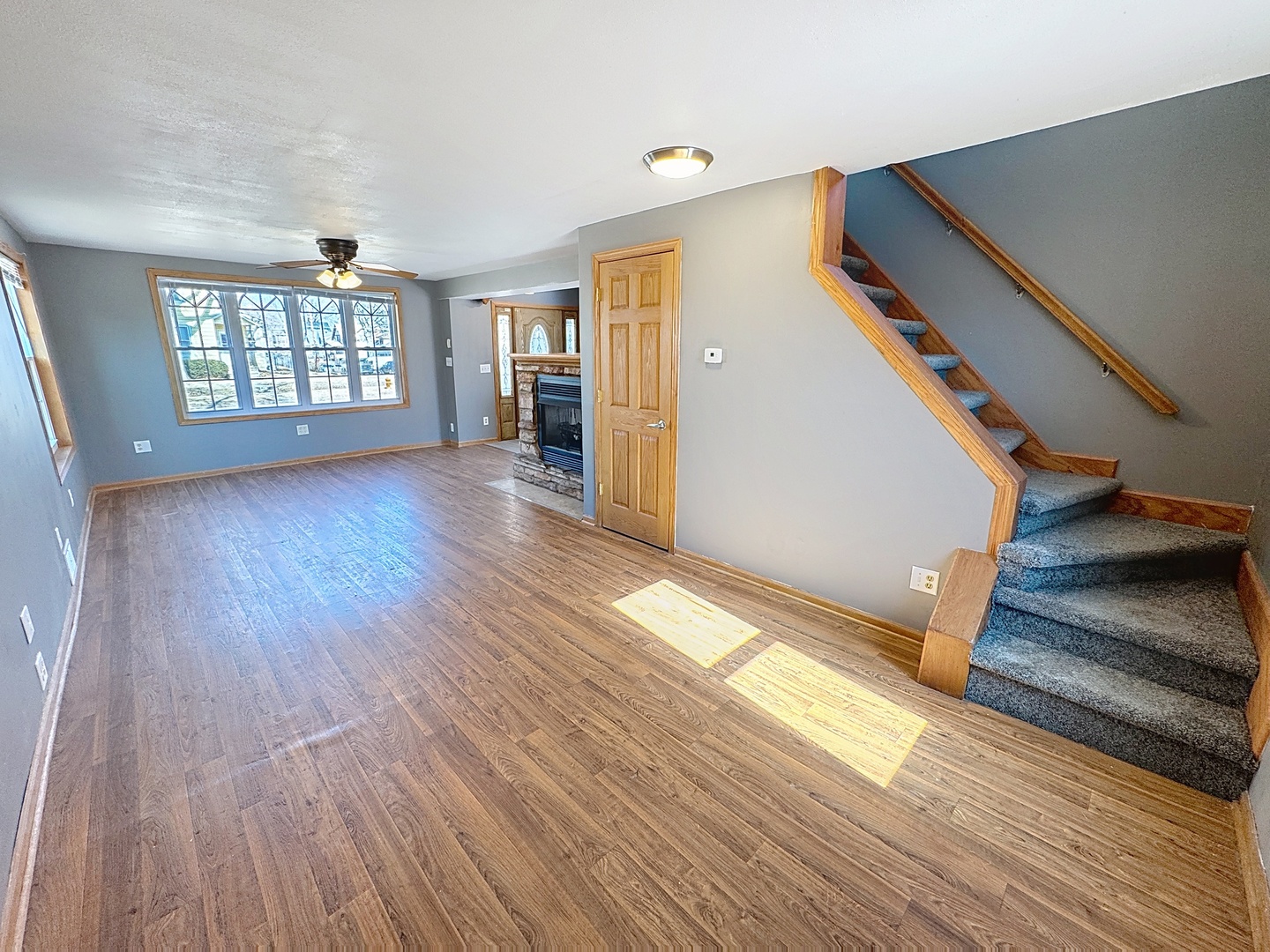 848 20th Avenue Moline, IL 61265 - Photo 5 of 20 a view of entryway and hall with wooden floor