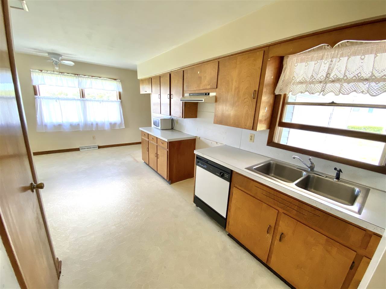 1966 South Morrice Road Owosso, MI 48867 - Photo 2 of 19