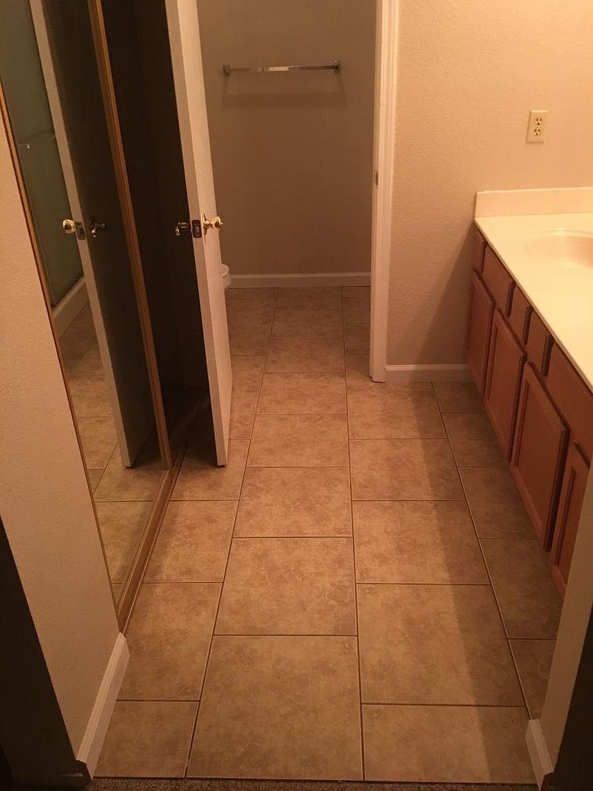 1048 Fallon Woods Way Rio Linda, CA 95673 - Photo 7 of 9 a view of bathroom