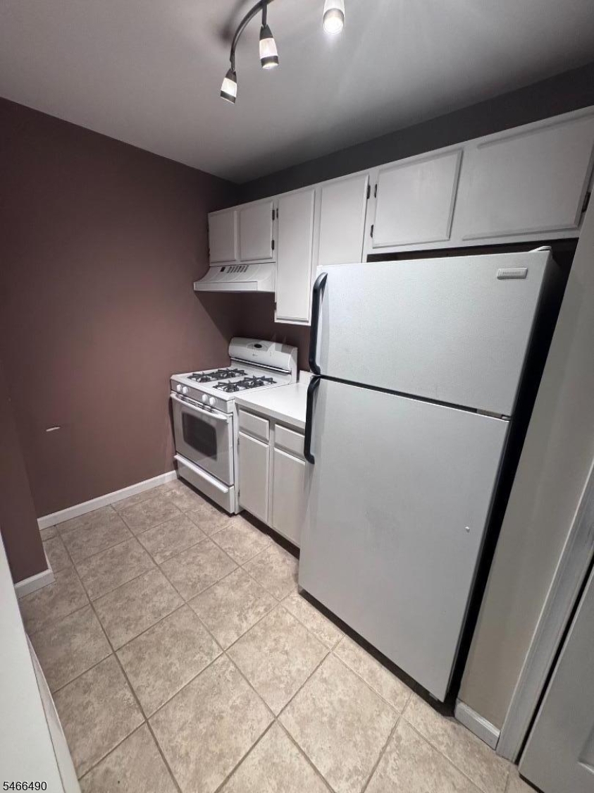 18M Ashington Club Road, Unit 18 Far Hills, NJ 07931 - Photo 13 of 19 Gallery Image 13