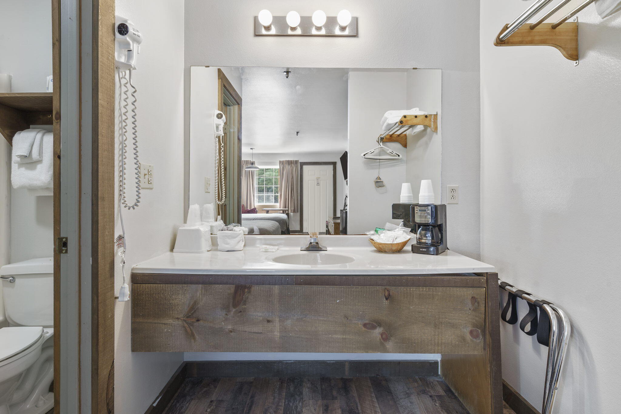 982 Indian Point Road, Unit 210 Branson, MO 65616 - Photo 19 of 43 Vanity