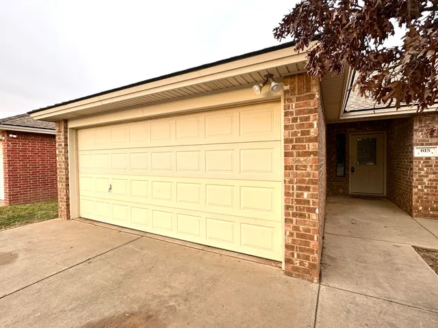 $1,175 | 615 North Elkhart Avenue, Lubbock, TX 79416