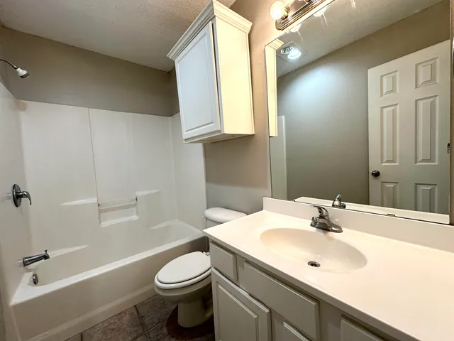 $1,175 | 615 North Elkhart Avenue, Lubbock, TX 79416