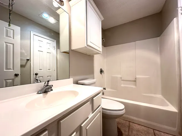 $1,175 | 615 North Elkhart Avenue, Lubbock, TX 79416