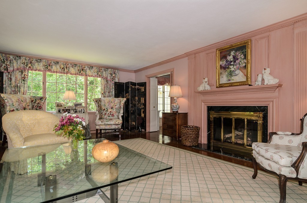60 Westcliff Road Weston, MA 02493 - Photo 5 of 24