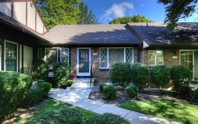 $235,000 | 2311 Radcliff Village Drive Southeast, Unit 47, Grand Rapids, MI 49546