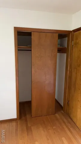 $180,000 | 804 East Dolphin Drive, Highland, IL 62249