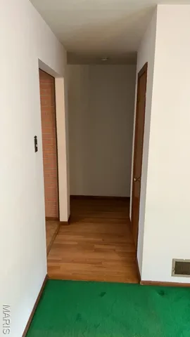 $180,000 | 804 East Dolphin Drive, Highland, IL 62249