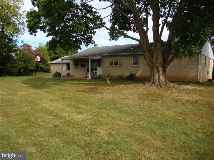 470 Lawrence Road Huntingdon Valley, PA 19006 - Photo 20 of 21 Exterior Back