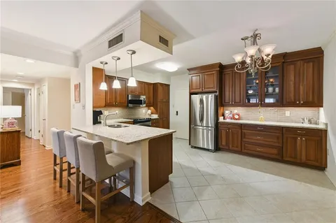 $400,000 | 1750 St Charles Avenue, Unit 215, New Orleans, LA 70130