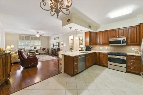 $400,000 | 1750 St Charles Avenue, Unit 215, New Orleans, LA 70130