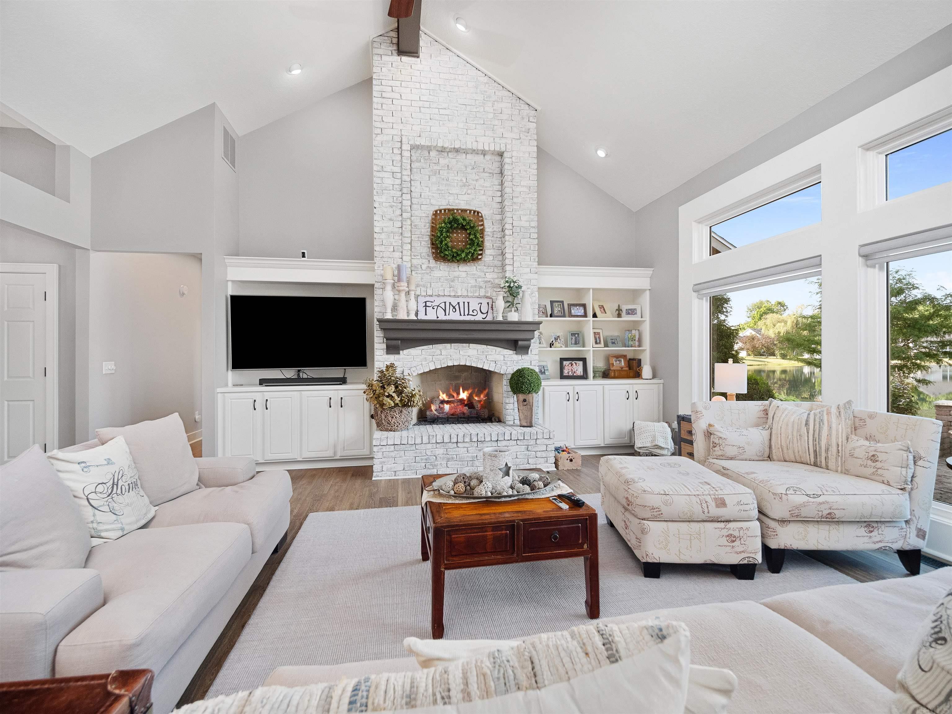 2810 Meadow Streme Fort Wayne, IN 46825 - Photo 14 of 36