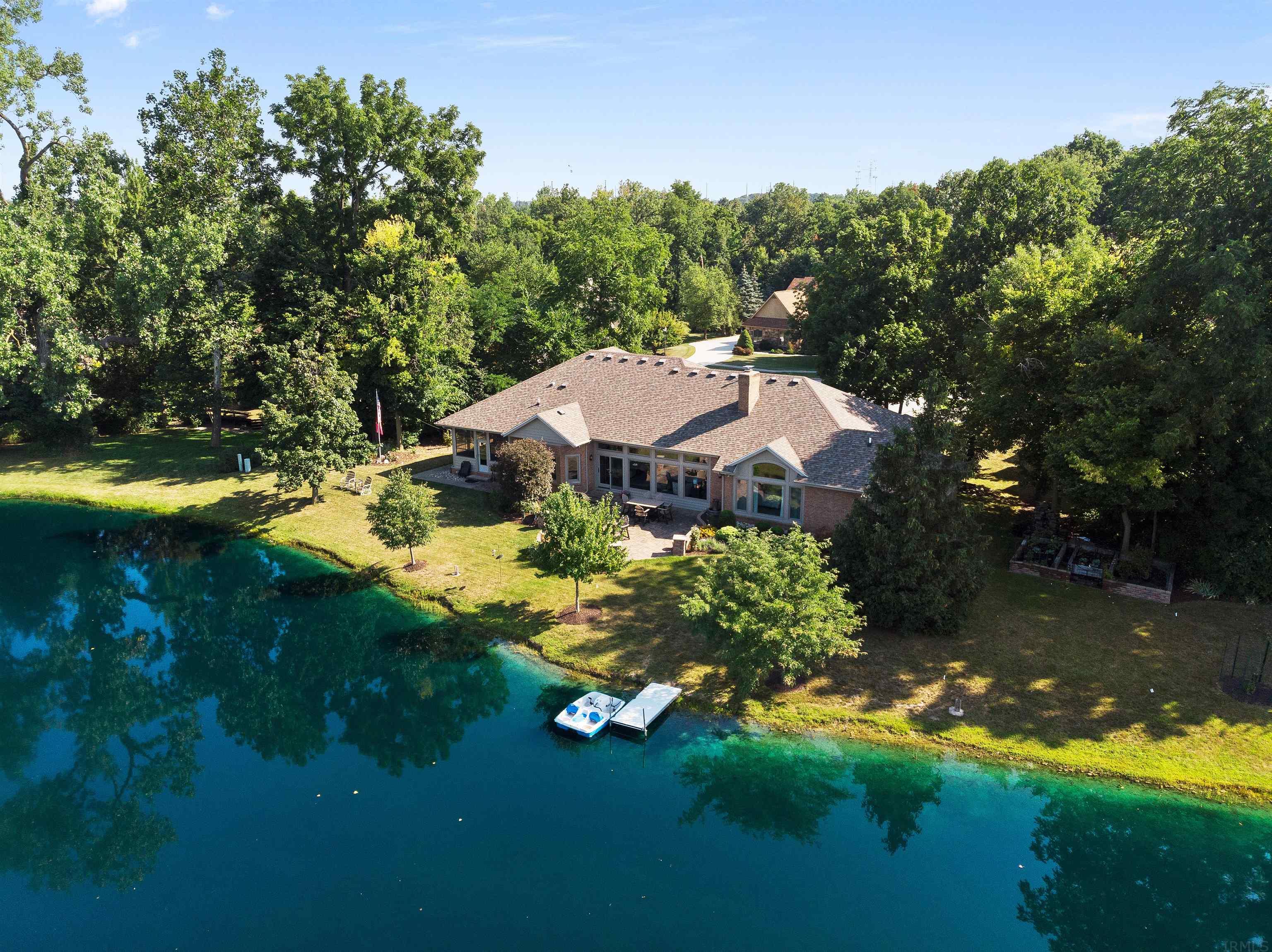 2810 Meadow Streme Fort Wayne, IN 46825 - Photo 2 of 36