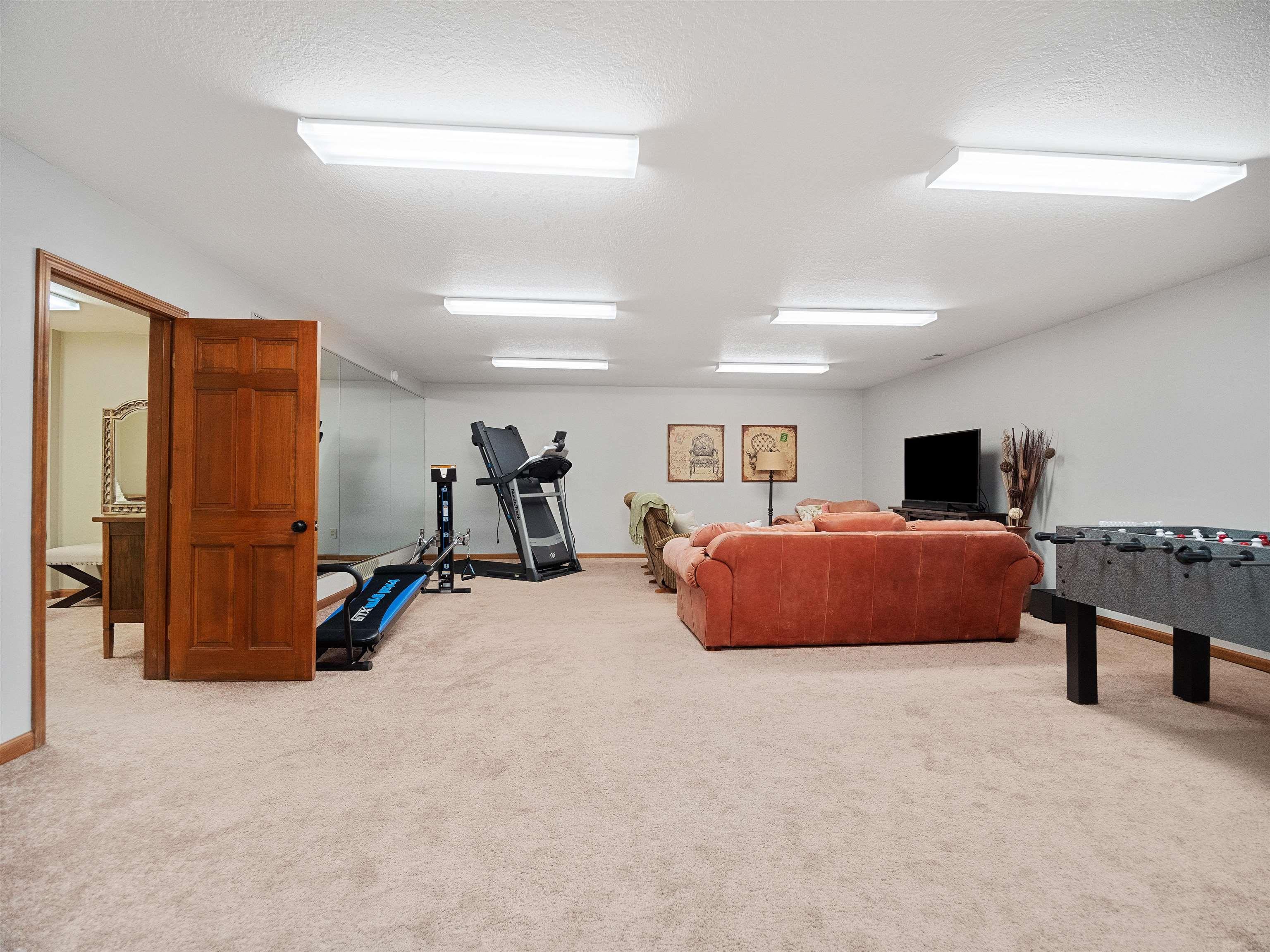 2810 Meadow Streme Fort Wayne, IN 46825 - Photo 33 of 36