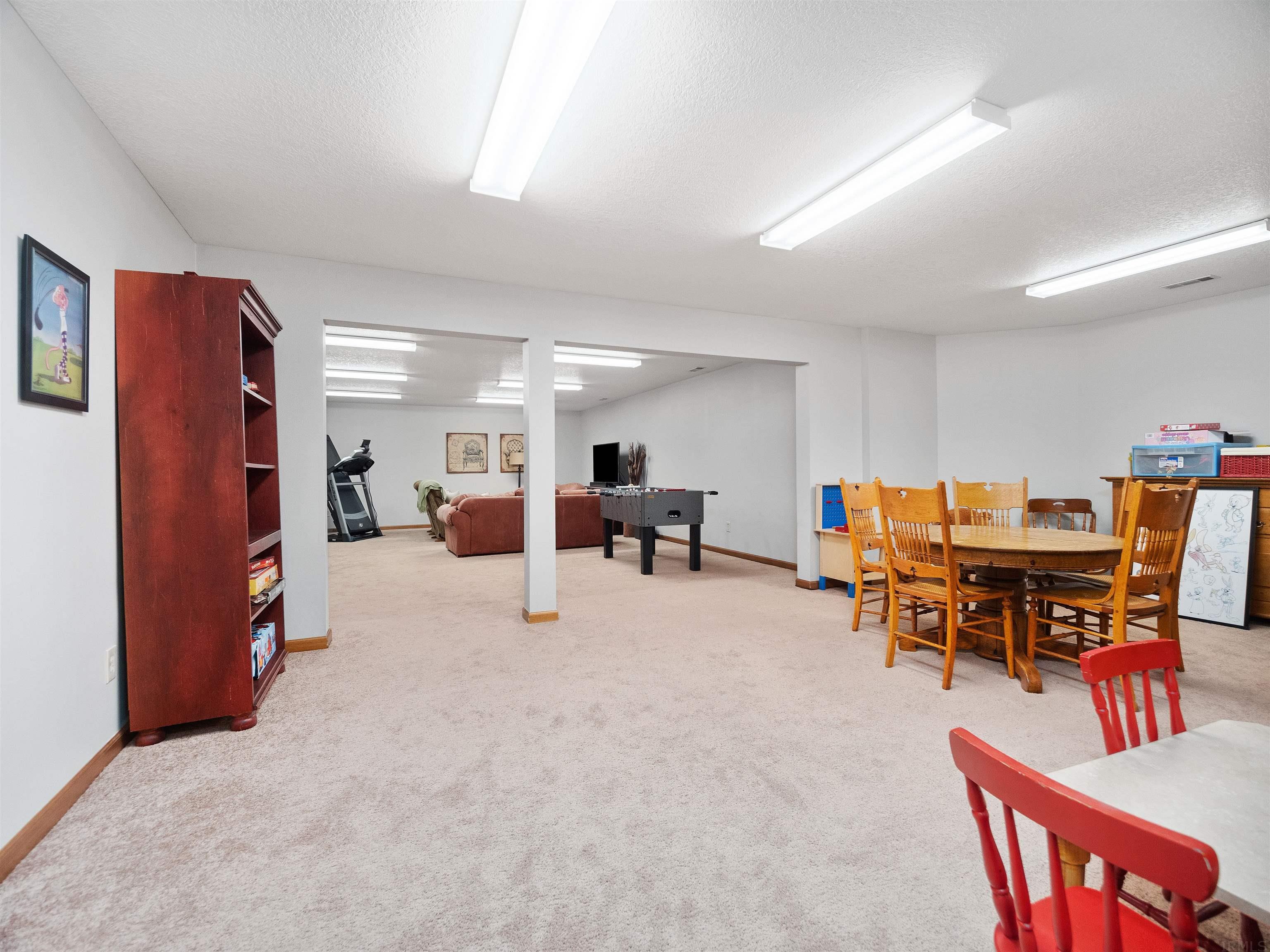 2810 Meadow Streme Fort Wayne, IN 46825 - Photo 34 of 36