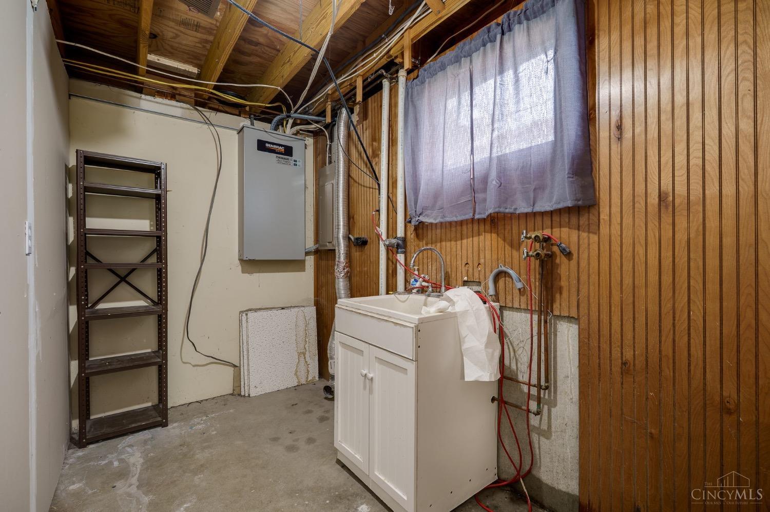 5172 Sheits Road Cincinnati, OH 45251 - Photo 37 of 47 Laundry Room