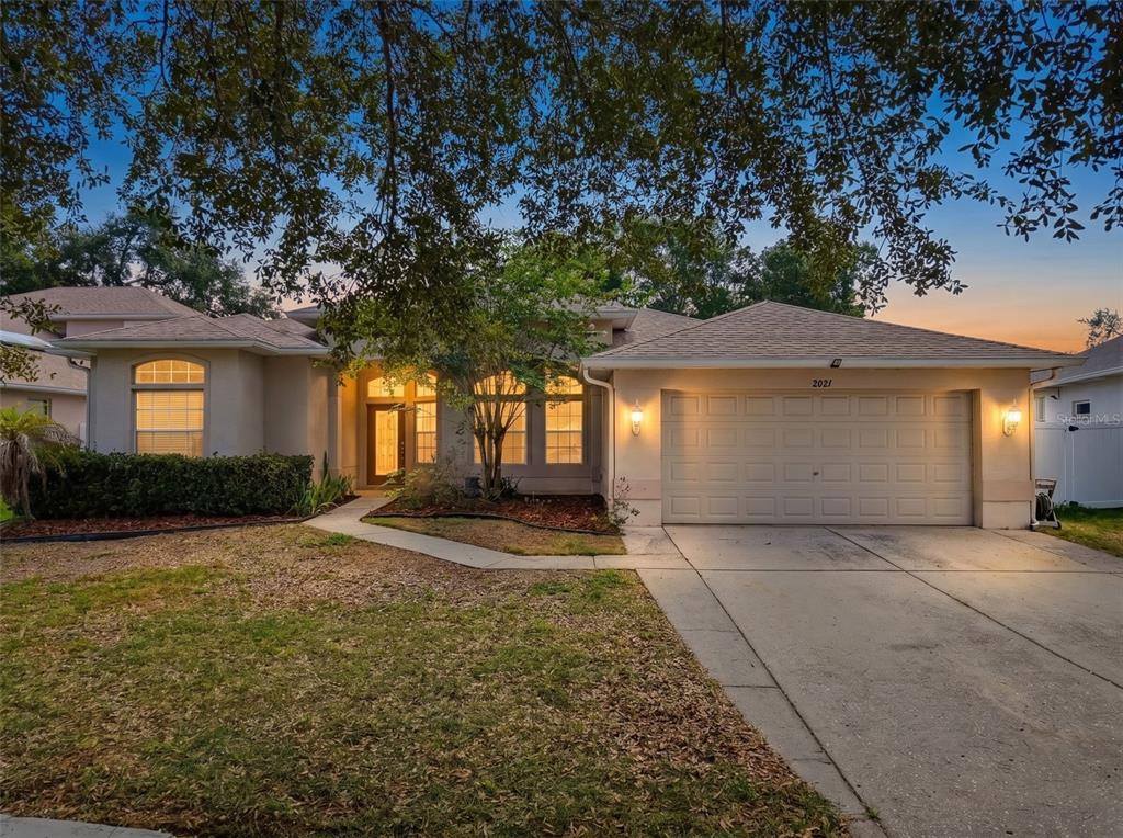 2021 Rutherford Drive Dover, FL 33527 - Photo 1 of 54