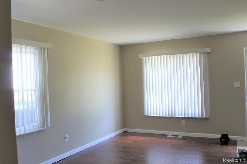 3174 Avon Manor Road Rochester Hills, MI 48307 - Photo 8 of 18