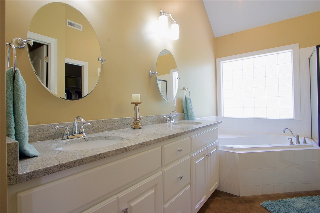 8208 Gadsen Court Raleigh, NC 27613 - Photo 17 of 25 Photo 17