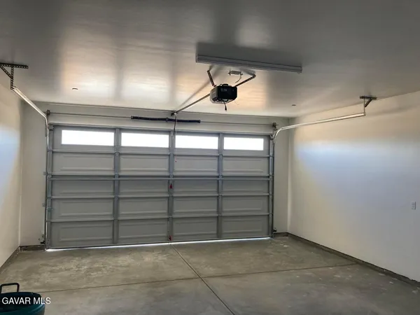 $2,250 | 9161 Lime Avenue, California City, CA 93505