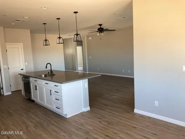 $2,250 | 9161 Lime Avenue, California City, CA 93505