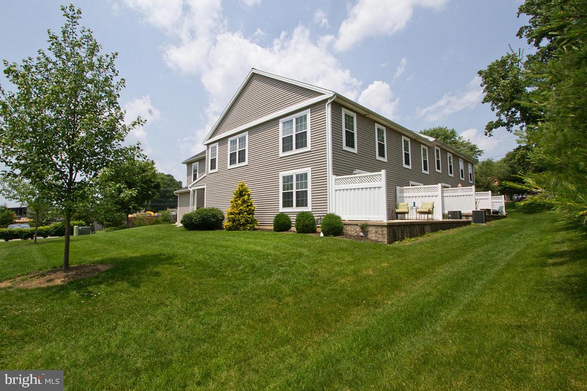 48 Harvest Road, Unit 15 Lancaster, PA 17602 - Photo 4 of 36 Gallery Image 4