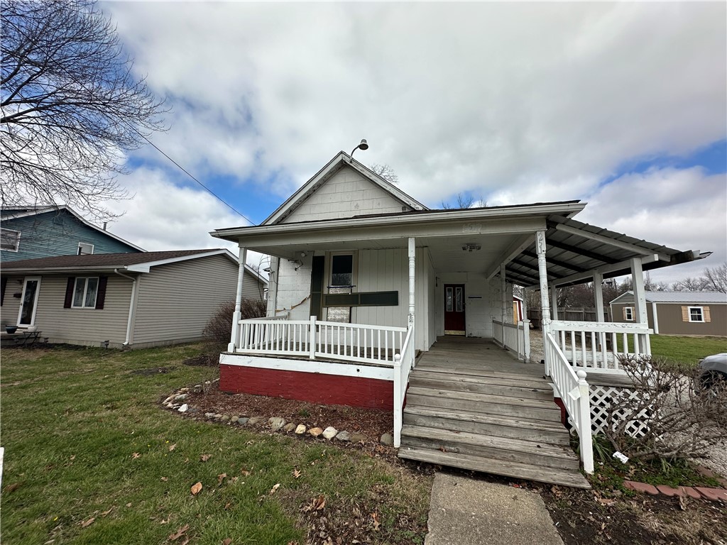 2512 Dewitt Avenue Mattoon, IL 61938 - Photo 1 of 10 Front view