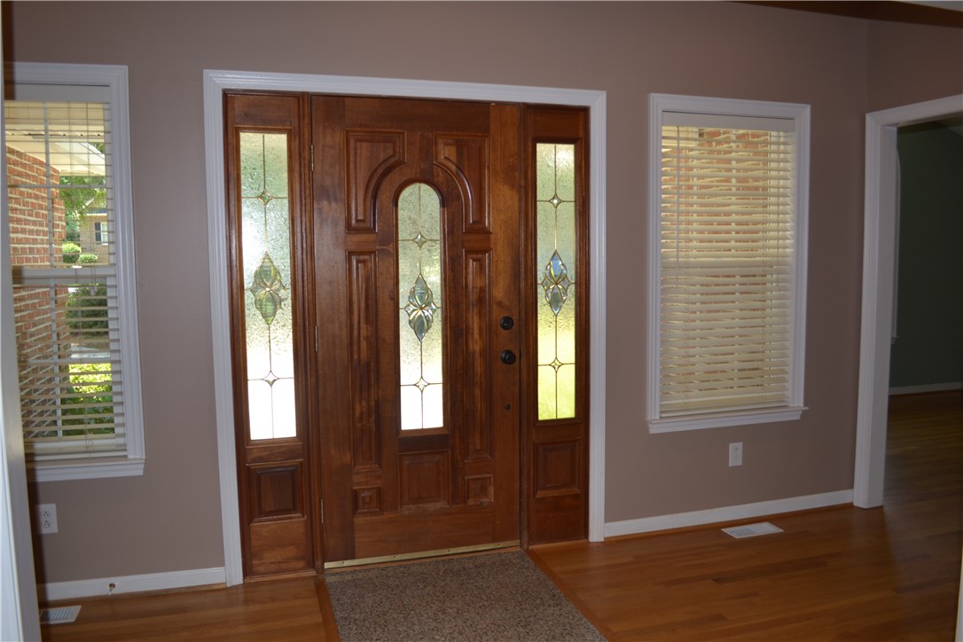 103 Kilsprings Road Anderson, SC 29621 - Photo 2 of 46 Foyer