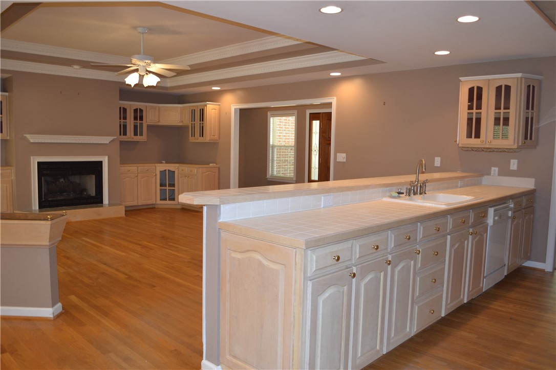 103 Kilsprings Road Anderson, SC 29621 - Photo 9 of 46 Deep double sink, recessed lighting