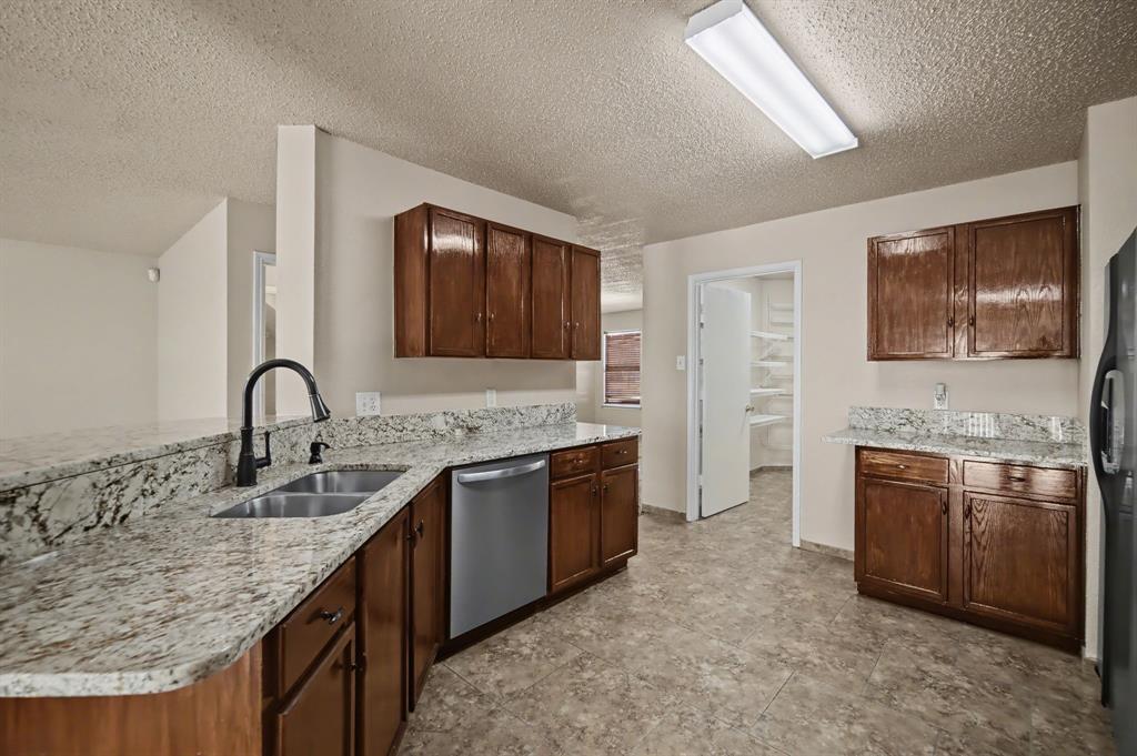 1409 Ridgecrest Drive Little Elm, TX 75068 - Photo 12 of 39