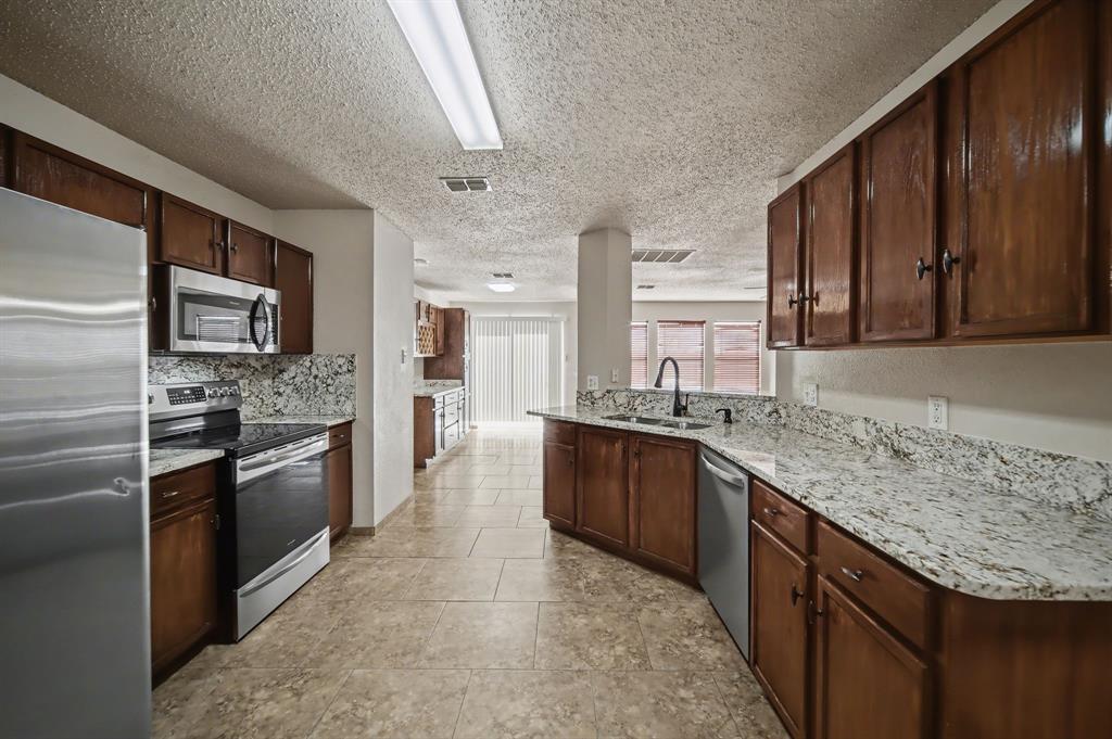 1409 Ridgecrest Drive Little Elm, TX 75068 - Photo 10 of 39