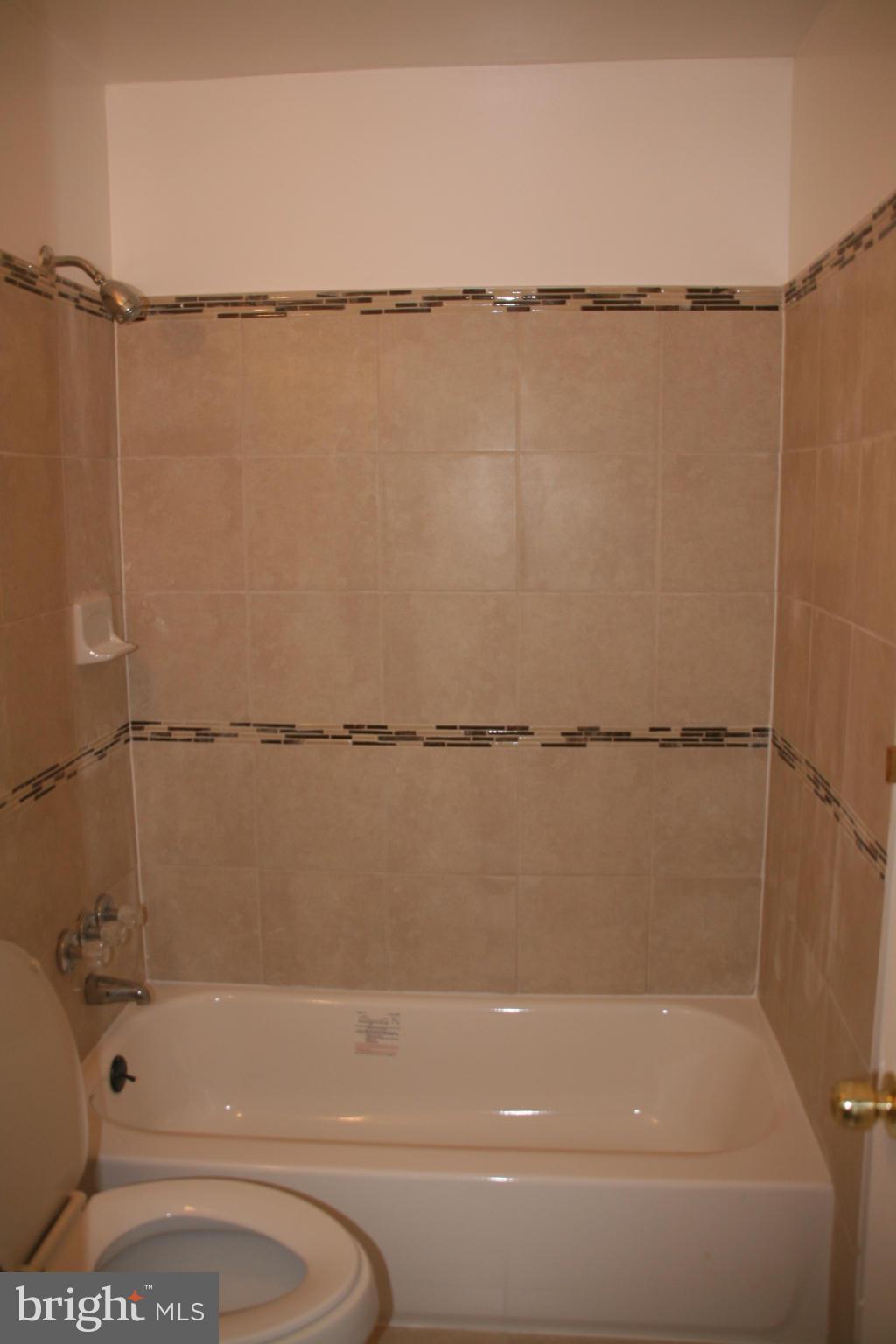 8501 Lucerne Road Randallstown, MD 21133 - Photo 2 of 29 Bath