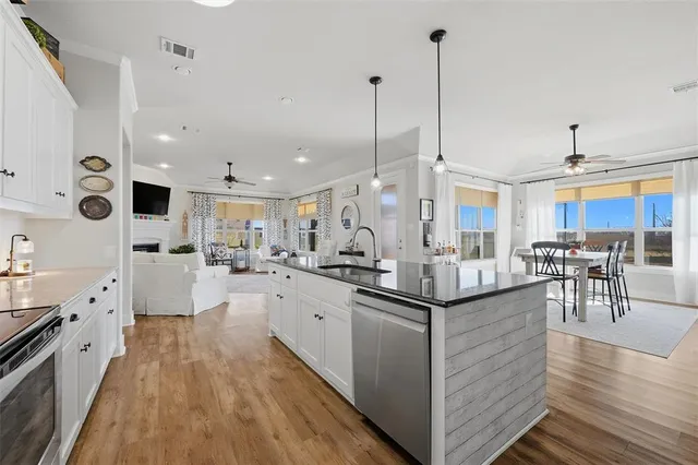 $675,000 | 11162 Farmington Road, Van Alstyne, TX 75495