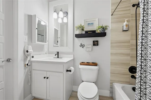 $675,000 | 11162 Farmington Road, Van Alstyne, TX 75495