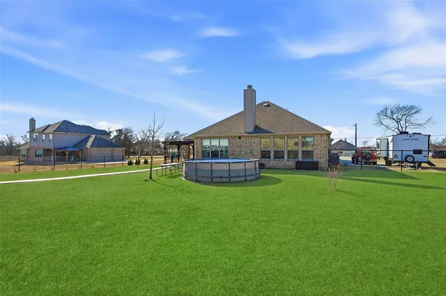 $675,000 | 11162 Farmington Road, Van Alstyne, TX 75495