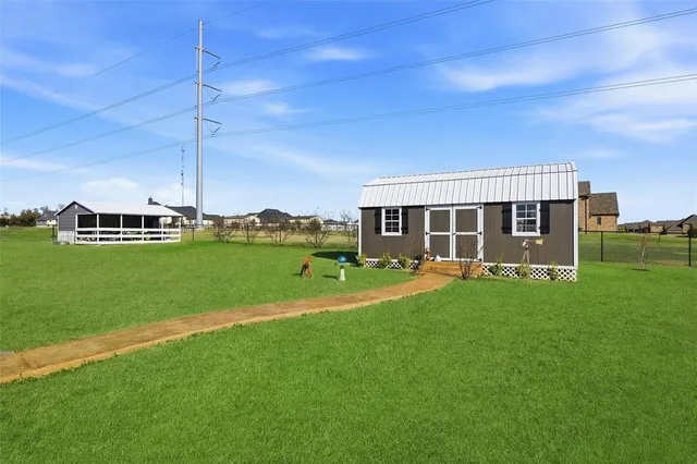 $675,000 | 11162 Farmington Road, Van Alstyne, TX 75495