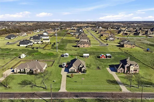 $675,000 | 11162 Farmington Road, Van Alstyne, TX 75495