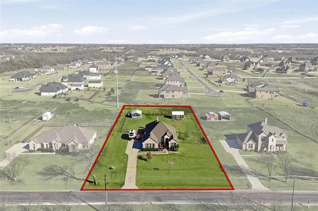 $675,000 | 11162 Farmington Road, Van Alstyne, TX 75495