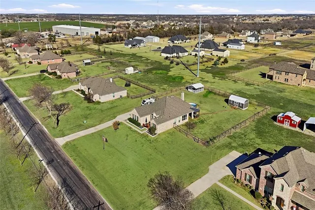 $675,000 | 11162 Farmington Road, Van Alstyne, TX 75495