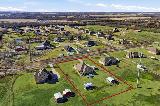 $675,000 | 11162 Farmington Road, Van Alstyne, TX 75495