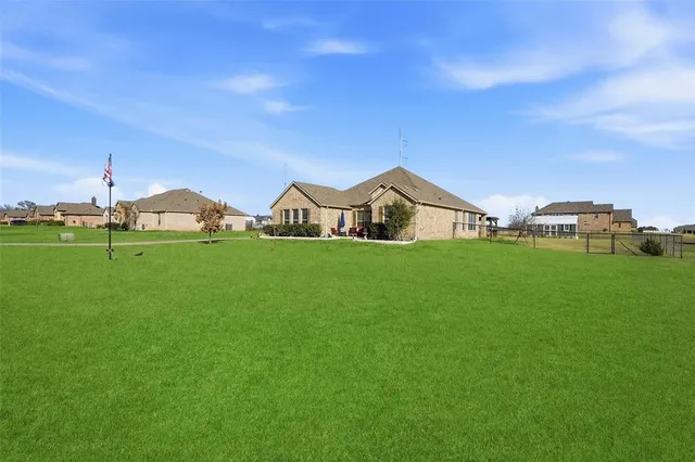 $675,000 | 11162 Farmington Road, Van Alstyne, TX 75495