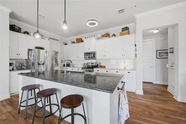 $675,000 | 11162 Farmington Road, Van Alstyne, TX 75495