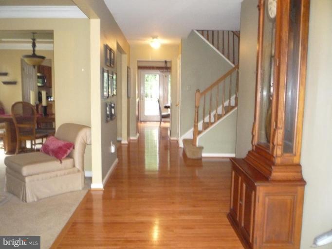 1525 Fenway Road Crofton, MD 21114 - Photo 3 of 29 Entrance / Foyer