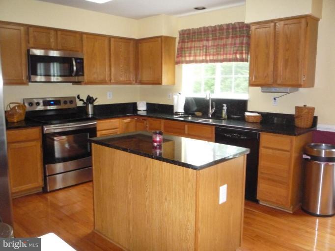 1525 Fenway Road Crofton, MD 21114 - Photo 6 of 29 Kitchen