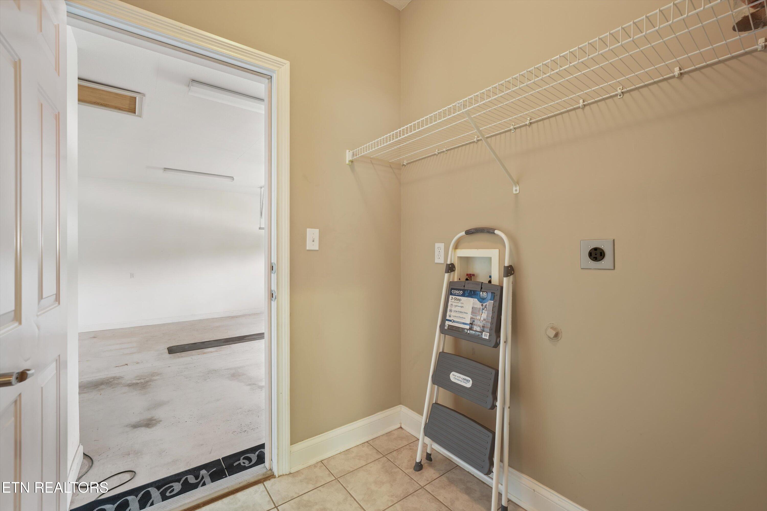 161 Liberty Court Oak Ridge, TN 37830 - Photo 24 of 45 Laundry Main Level