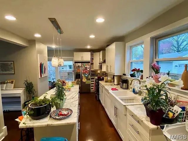 $3,200 | 439 Alma Avenue, Webster Groves, MO 63119