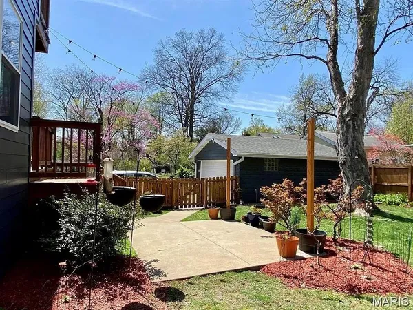 $3,225 | 439 Alma Avenue, Webster Groves, MO 63119